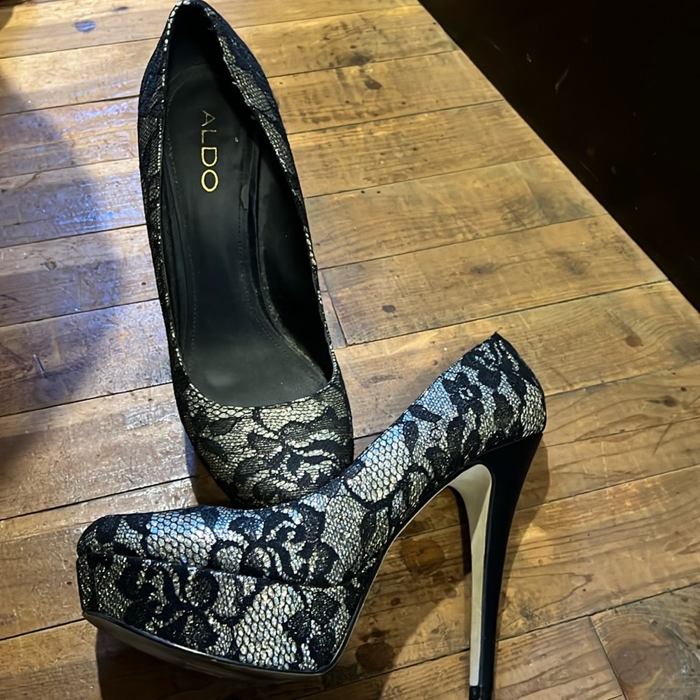 Aldo platform lace heels size 9